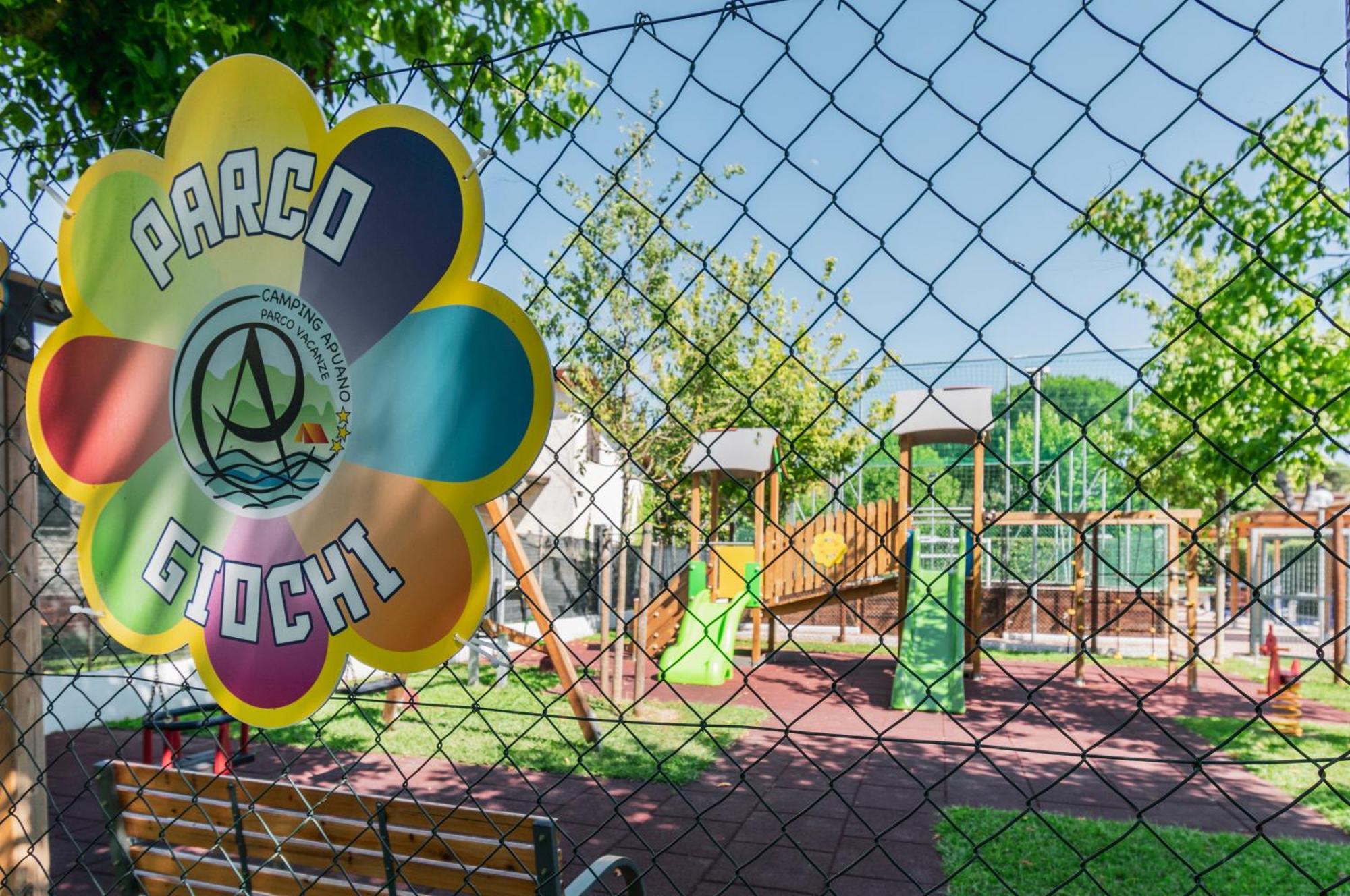 Camping Apuano マリーナ・ディ・マッサ エクステリア 写真